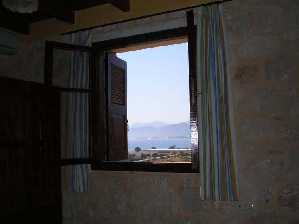 Ville Du Soleil - Exclusive Homes With Rustic Charm And Sensational Views Of The Mediterranean Sea Makrýgialos Exterior foto